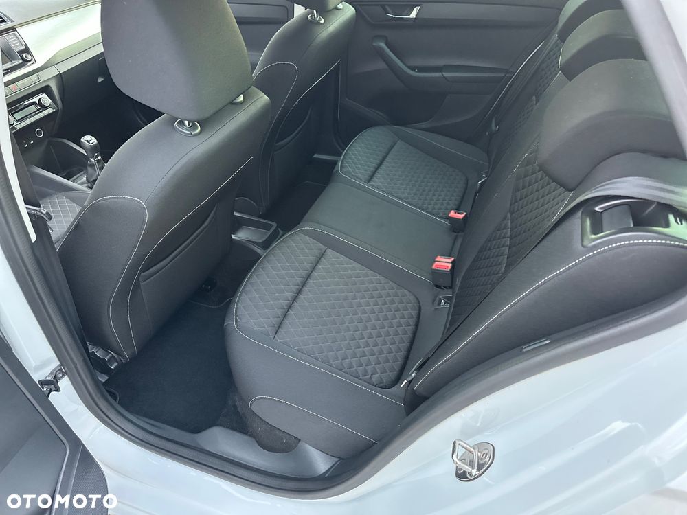 Skoda Fabia 1.0 MPI Edition - 25