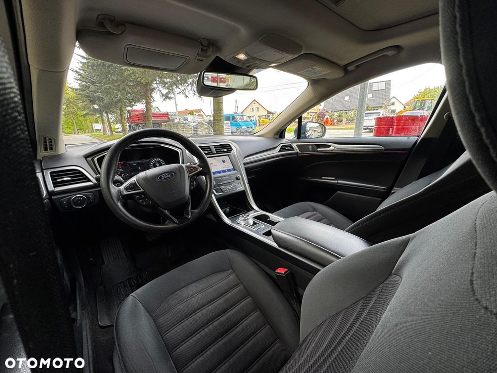 Ford Fusion - 8