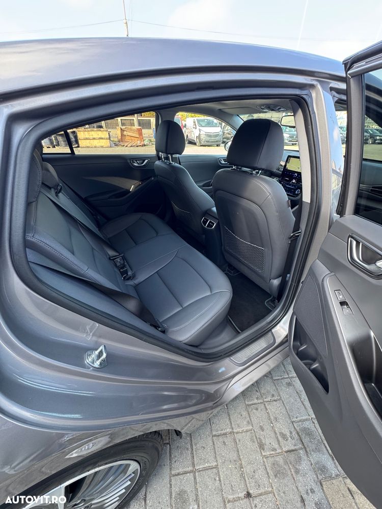 Hyundai IONIQ - 23