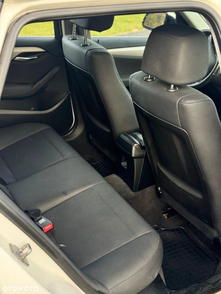 BMW X1 xDrive28i Sport Line - 14