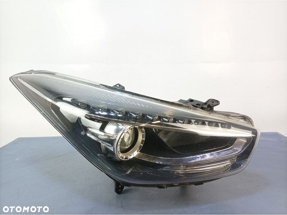 HYUNDAI I40 I REFLEKTOR PRAWY UK - 1