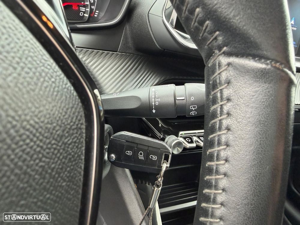 Peugeot 208 1.2 PureTech Active Pack - 21