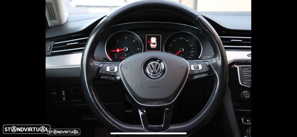 VW Passat 2.0 TDI Highline - 10