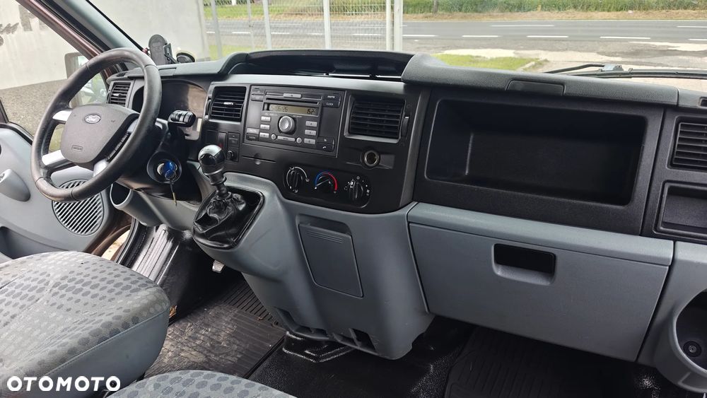 Ford Transit - 11