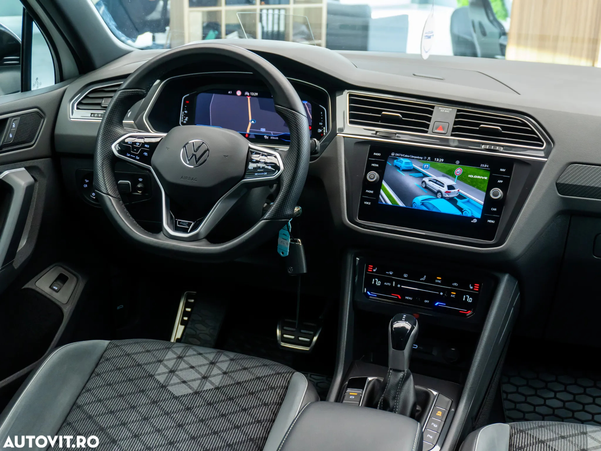 Volkswagen Tiguan 2.0 TDI SCR DSG R-Line - 23