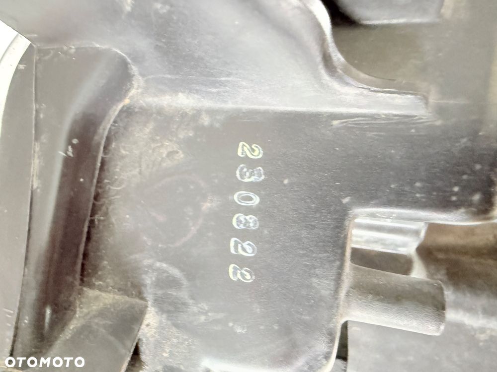 Reflektor lampa Przód strona prawa Toyota Hilux VIII 8 LIFT 1EJ-923368-040A - 9