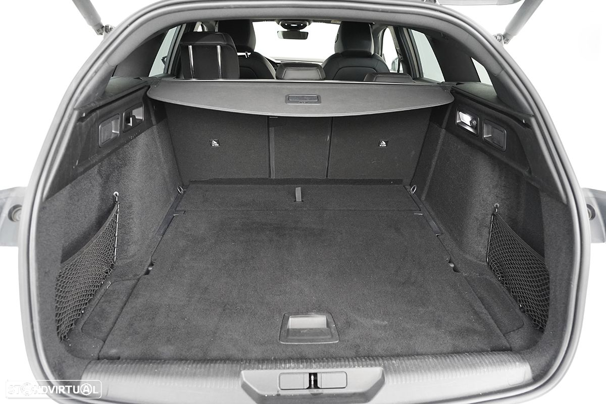 Peugeot 308 SW 1.5 BlueHDi GT EAT8 - 26
