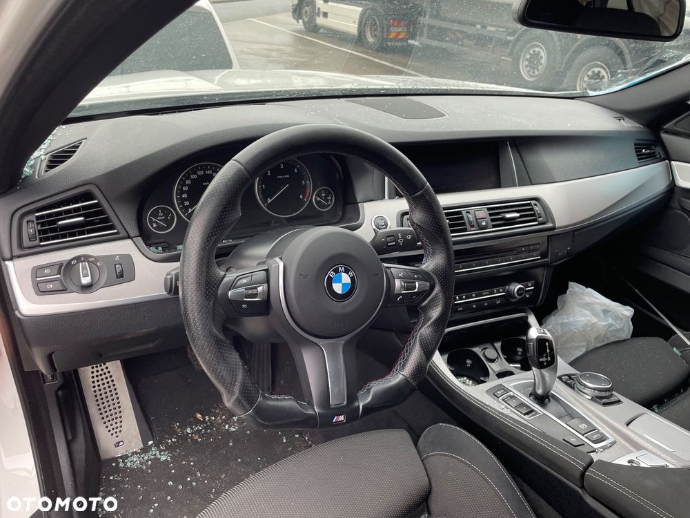 BMW Seria 5 525d Sport-Aut - 13