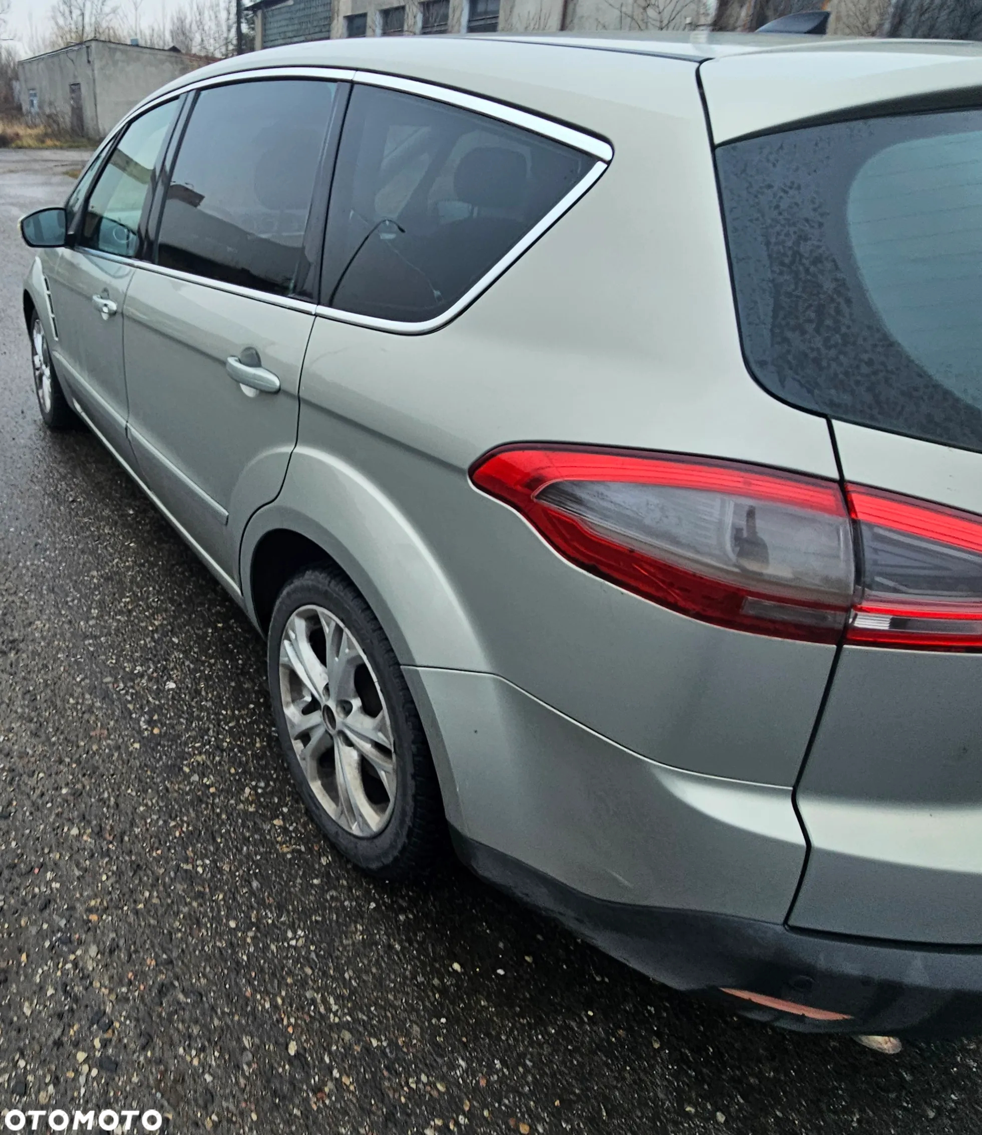 Ford S-Max - 13