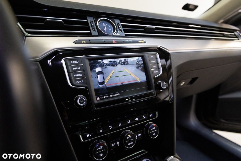 Volkswagen Passat 2.0 TDI (BlueMotion Technology) DSG Highline - 6