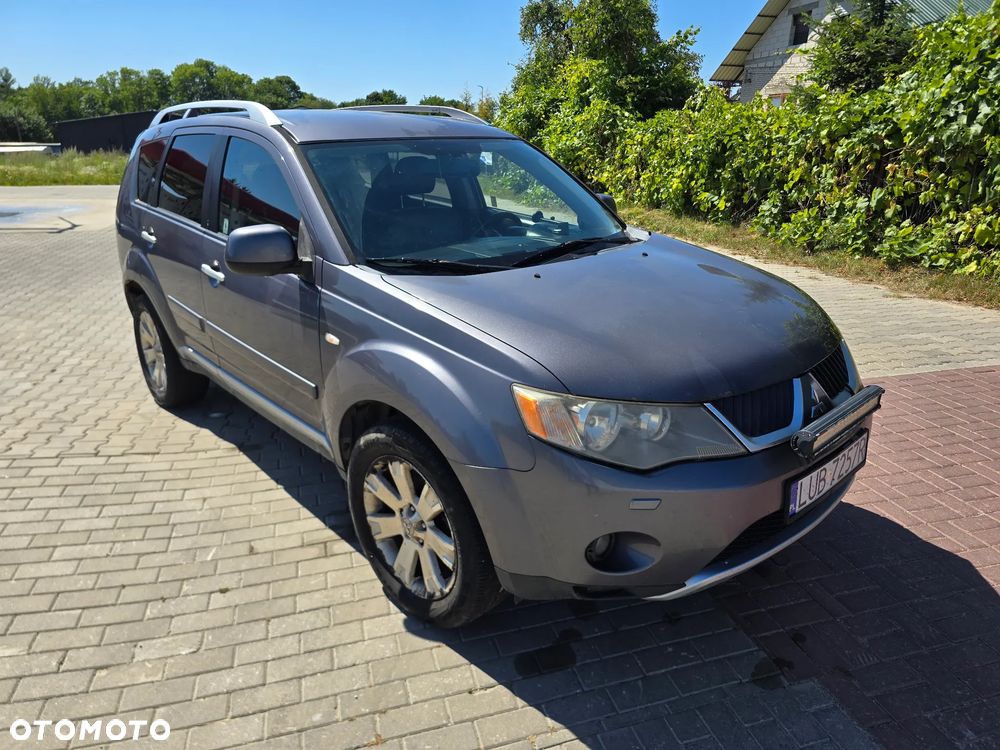 Mitsubishi Outlander 2.0 DID Instyle NAVI - 3