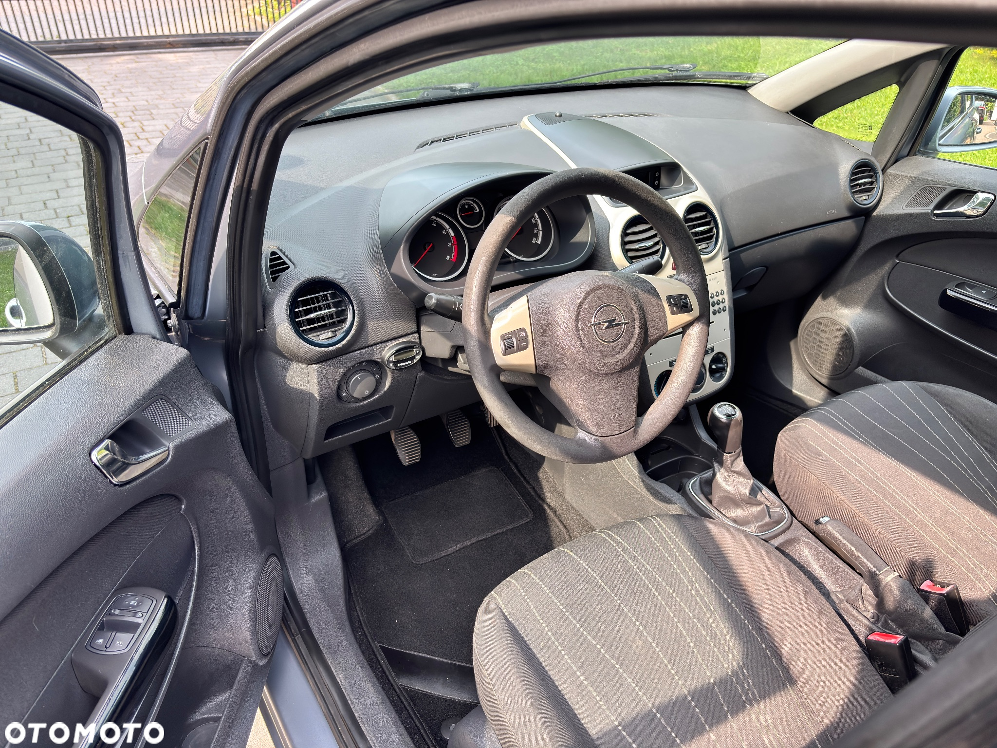 Opel Corsa 1.2 16V Enjoy - 19