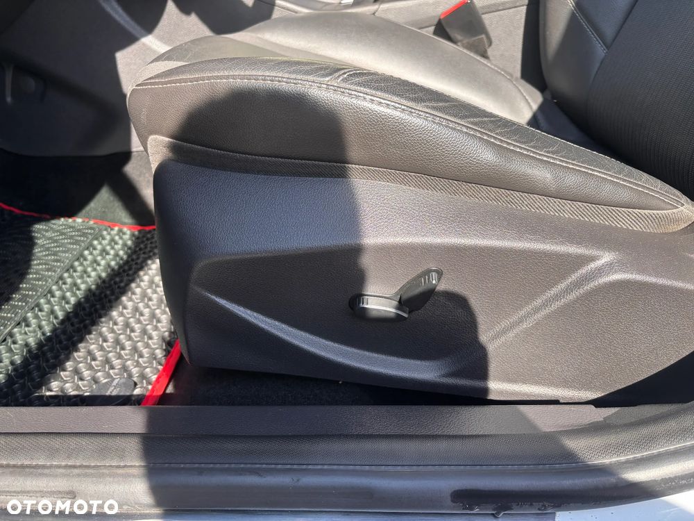 Ford Focus 1.6 EcoBoost Titanium - 17