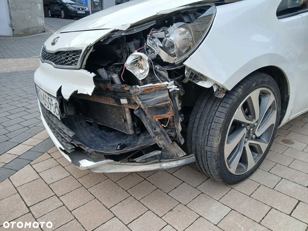 Kia Rio 1.4 L - 16