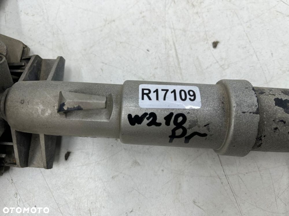 Dysza spryskiwaczy Mercedes w210 95-99r. przedlift prawa zaślepka reflektora lampy prawej 2108200412 - 8