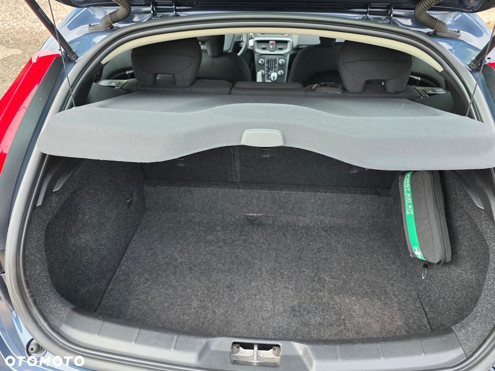 Volvo V40 D2 Momentum - 25