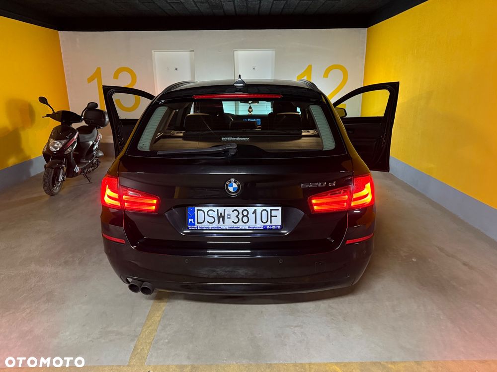 BMW Seria 5 520d - 33