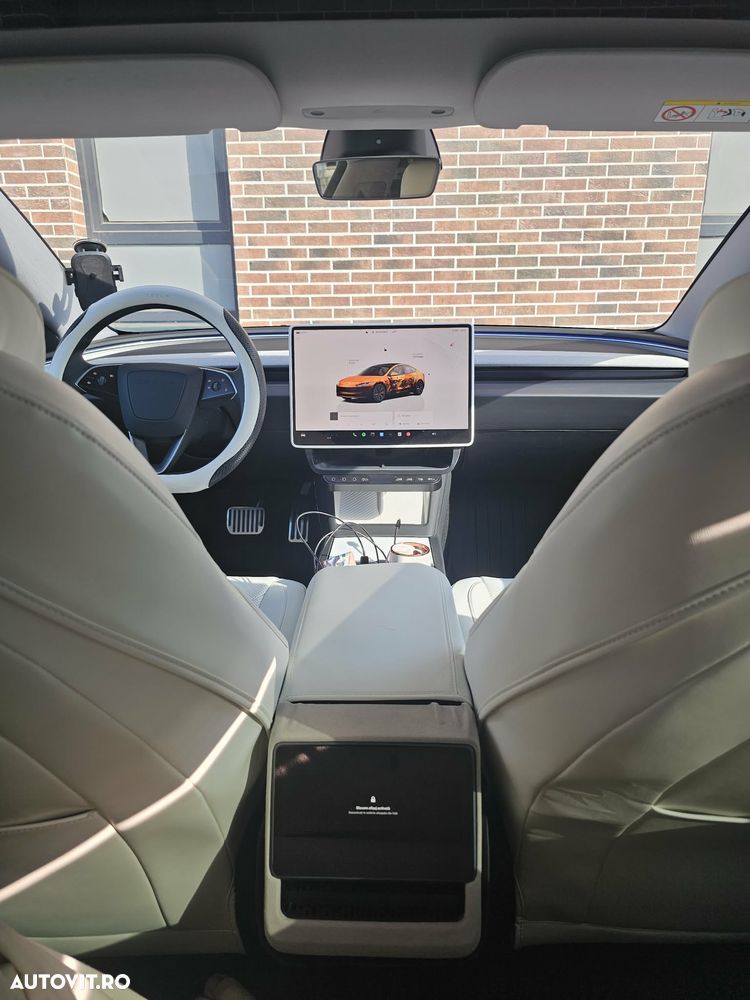 Tesla Model 3 RWD - 11