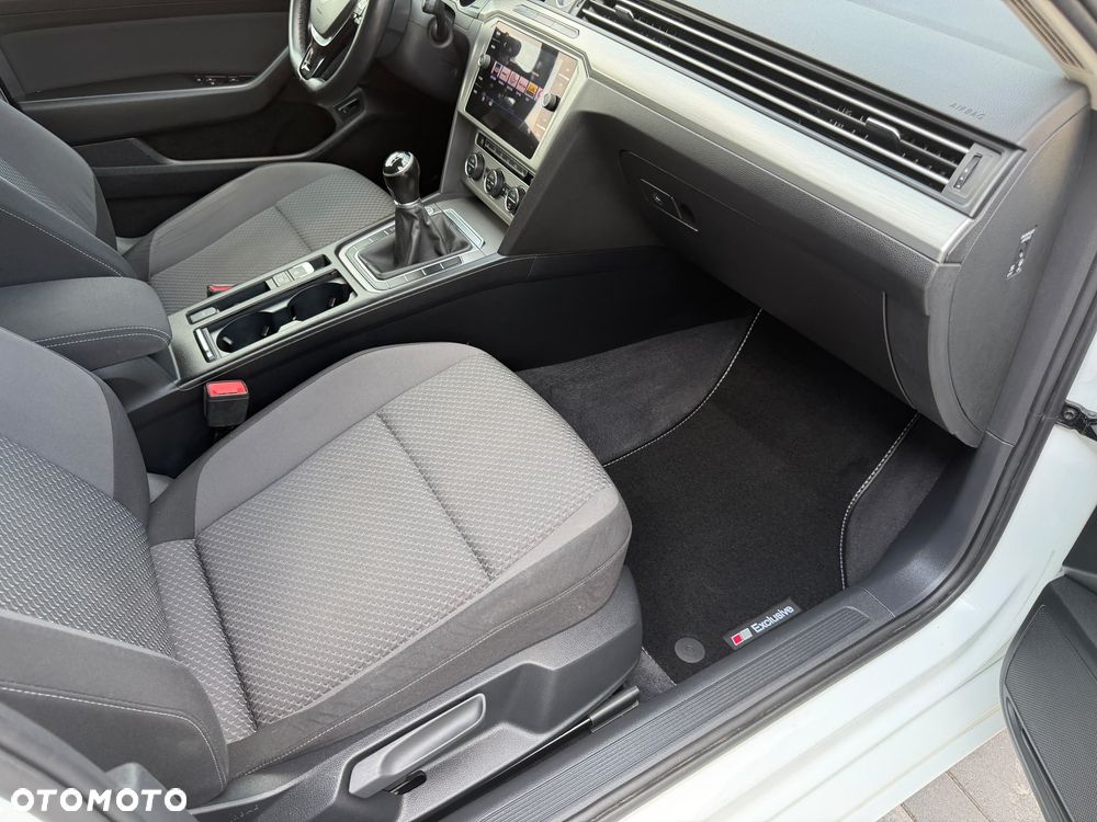Volkswagen Passat 2.0 TDI (BlueMotion Technology) Comfortline - 12