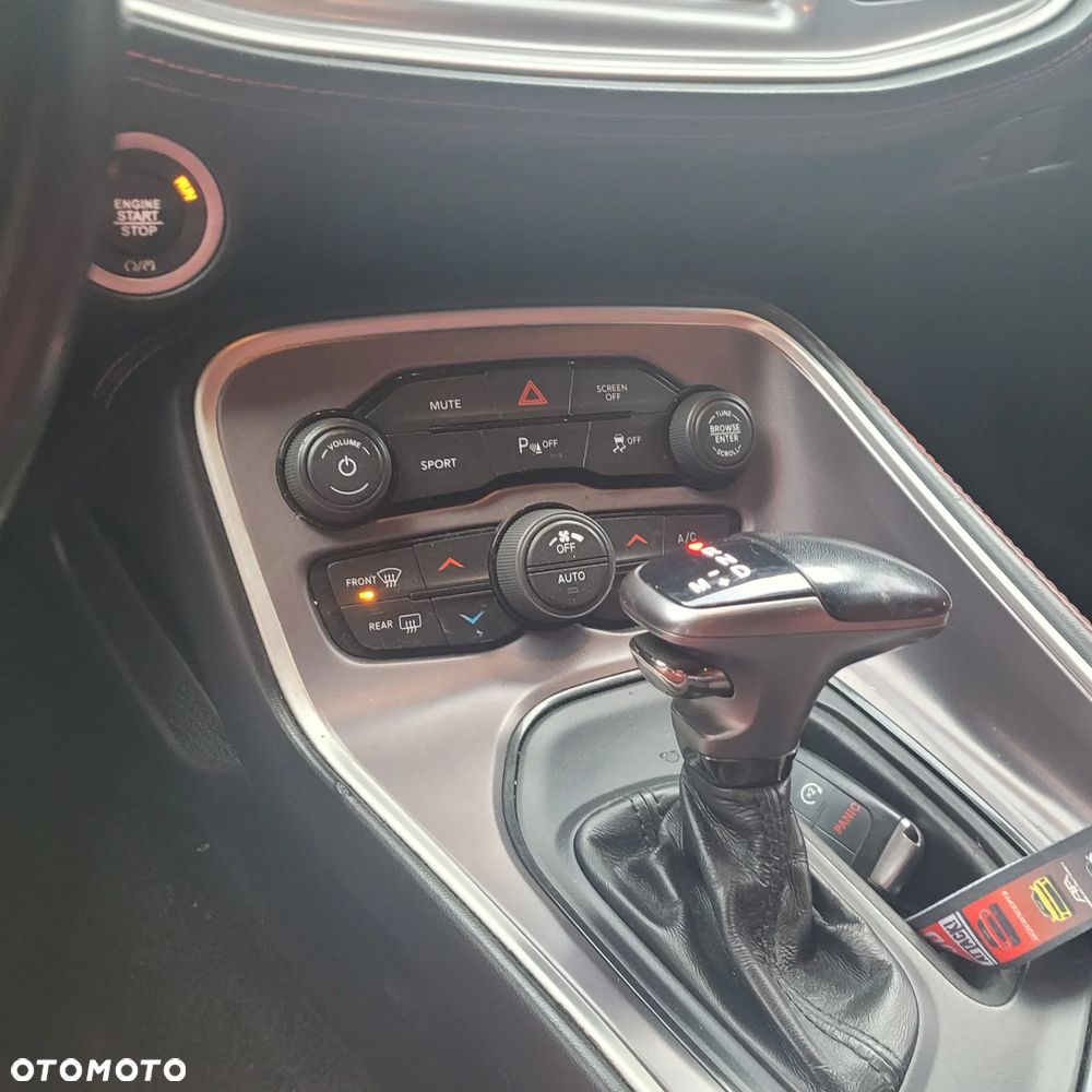 Dodge Challenger 3.6 SXT Plus - 16