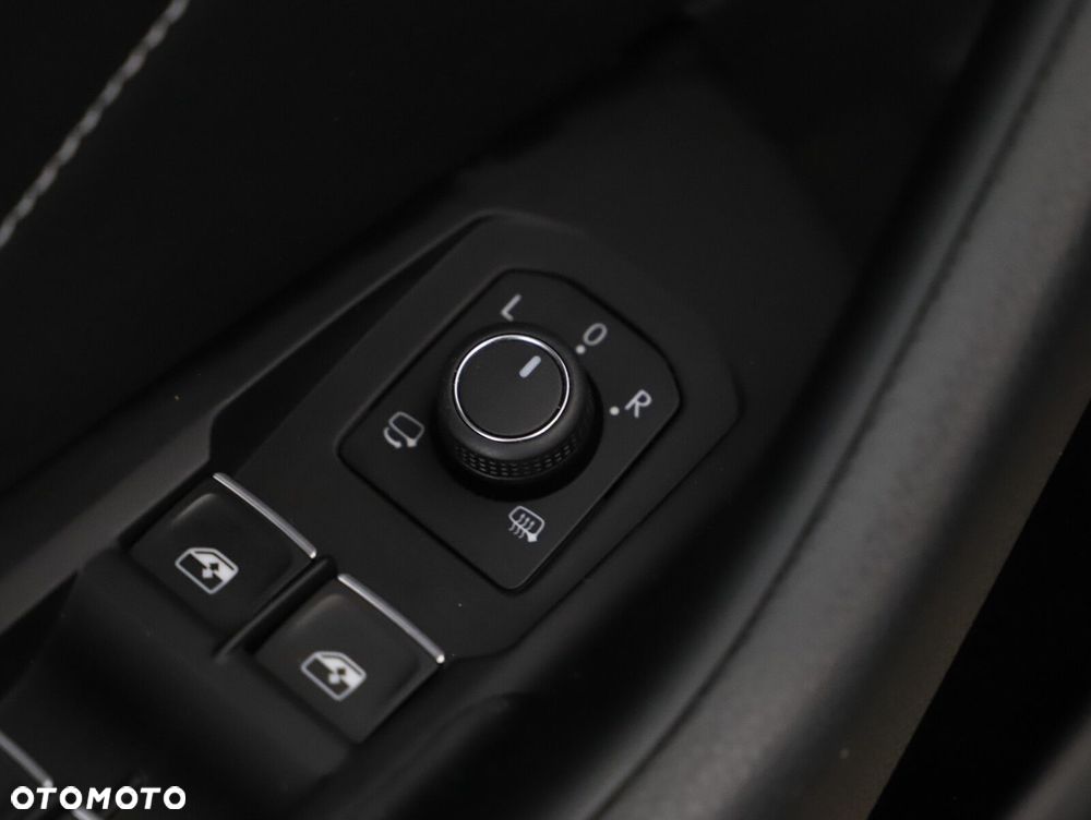 Volkswagen Passat Variant 2.0 TSI Elegance DSG - 24