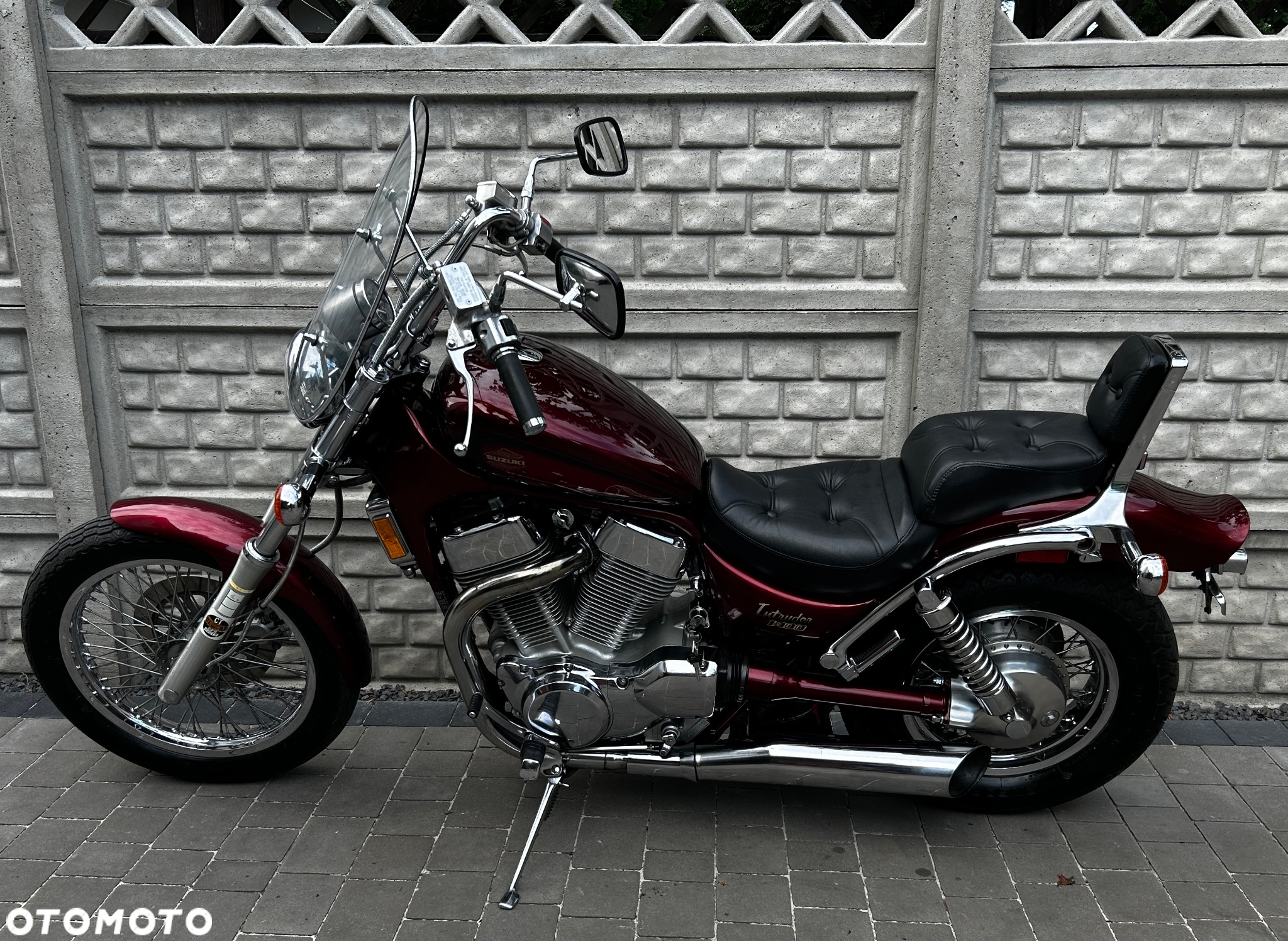 Suzuki Intruder - 16