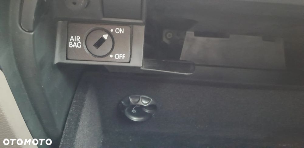 Volkswagen Golf - 25