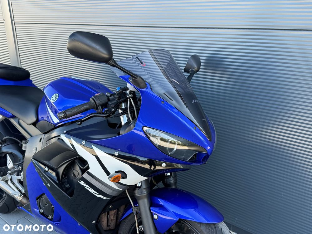 Yamaha R6 - 6