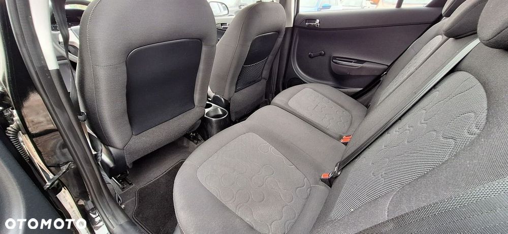 Hyundai i20 - 15