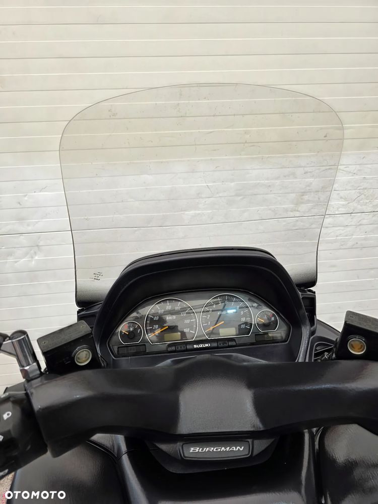 Suzuki Burgman - 23
