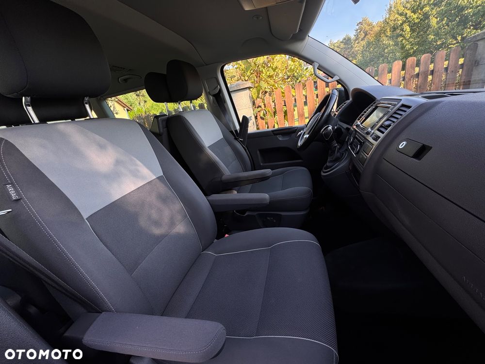 Volkswagen Multivan - 17