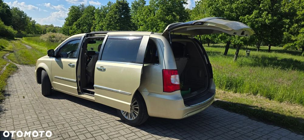Chrysler Town & Country 3.6 Limited - 5