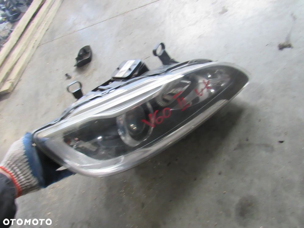 volvo v60 16r prawa lewa lampa przednia - 1