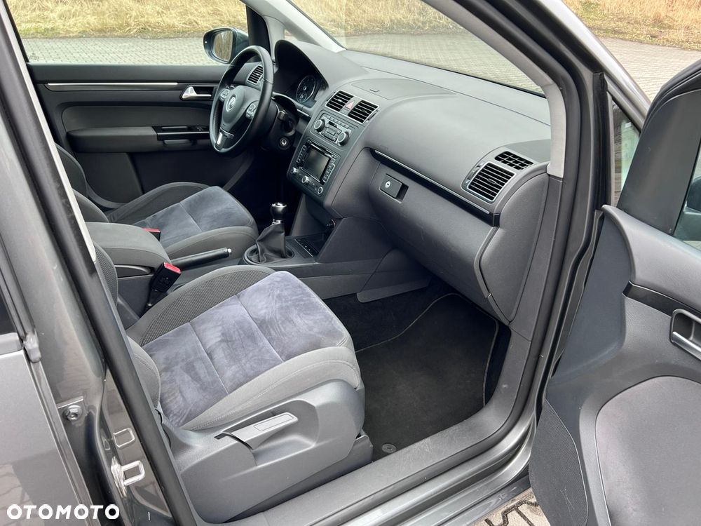 Volkswagen Touran 1.2 TSI STYLE - 32