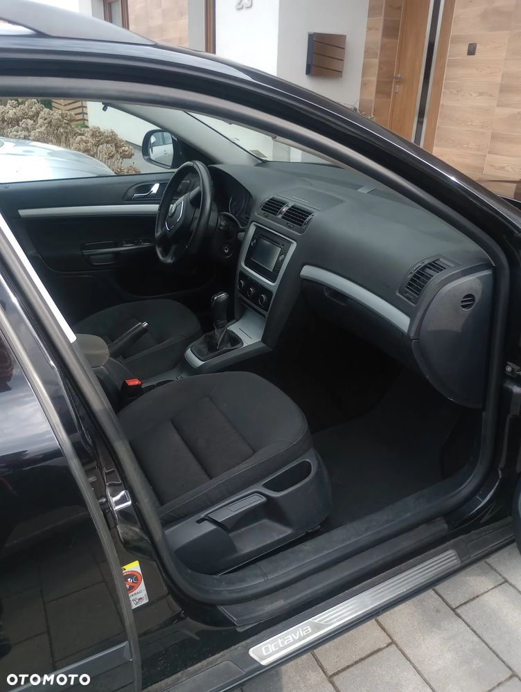 Skoda Octavia 1.8 TSI Family Plus - 12