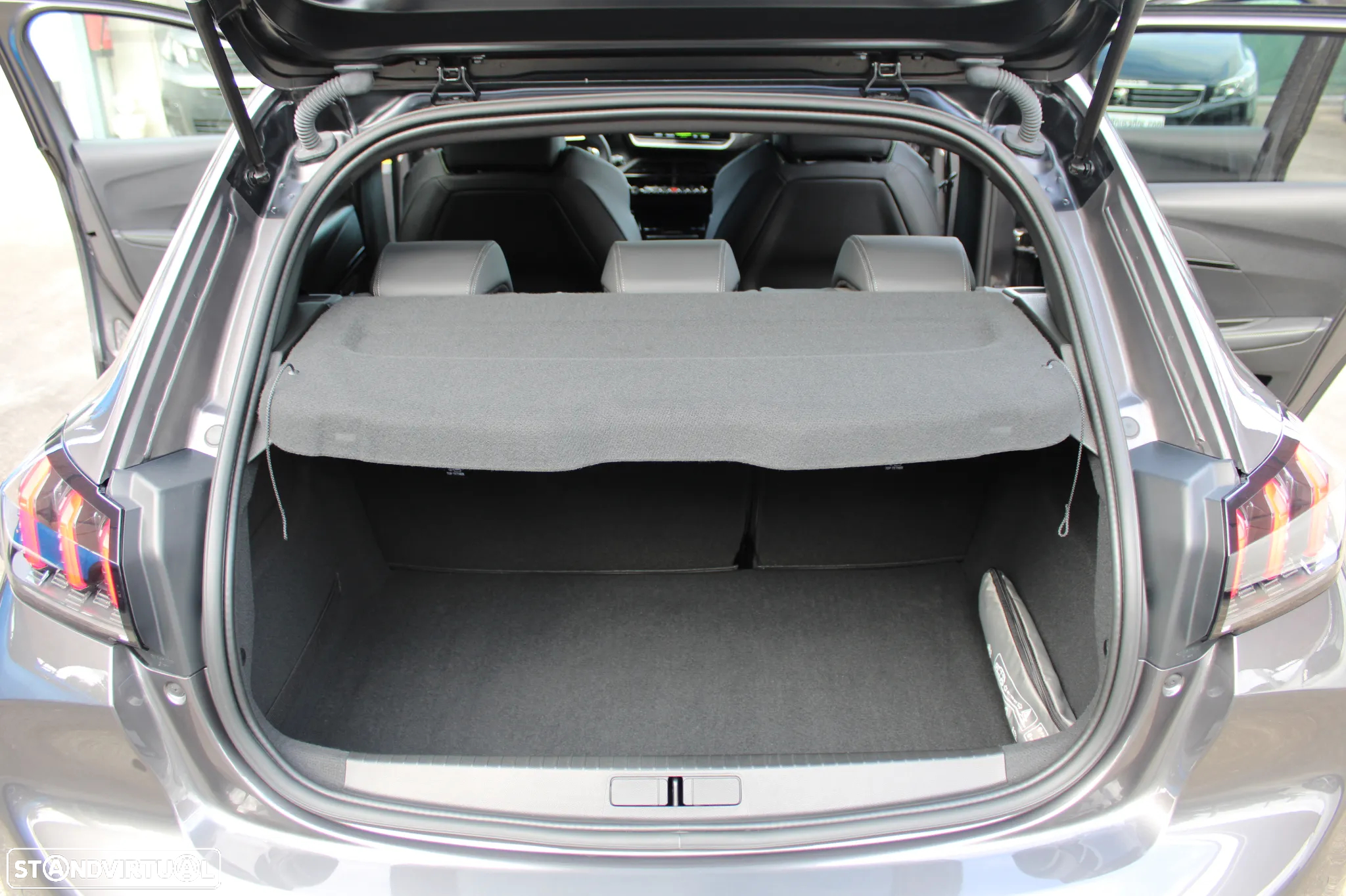Peugeot 208 1.2 PureTech GT Line EAT8 - 54