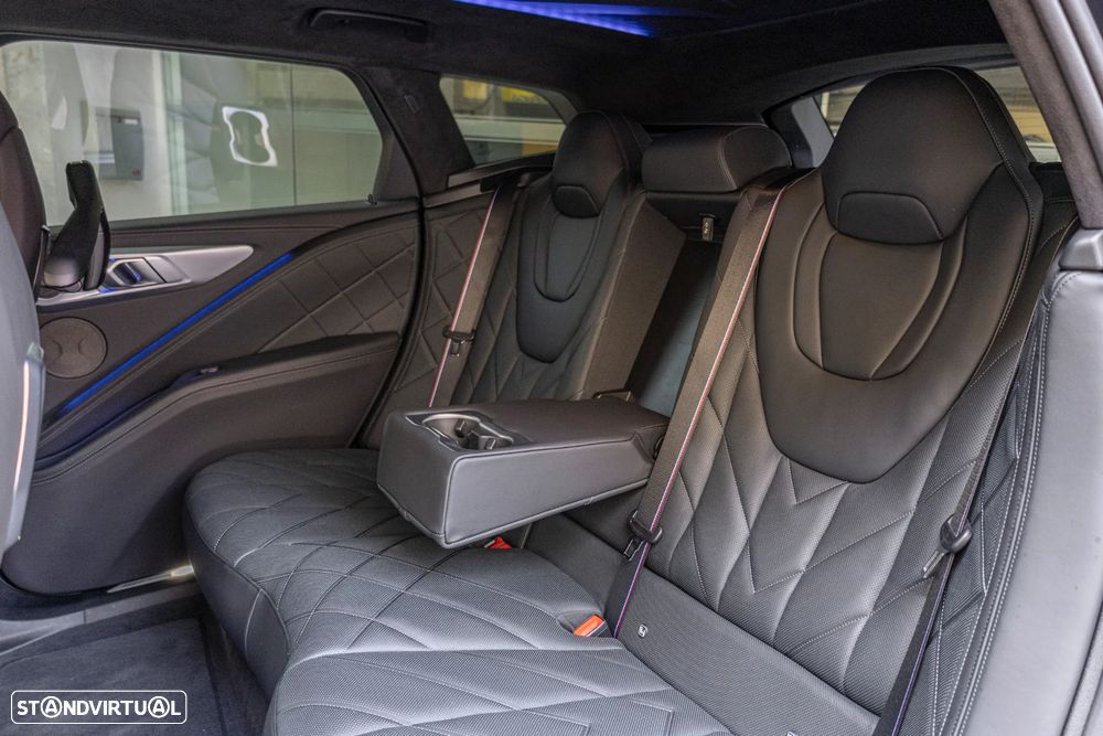 BMW XM 50e - 4