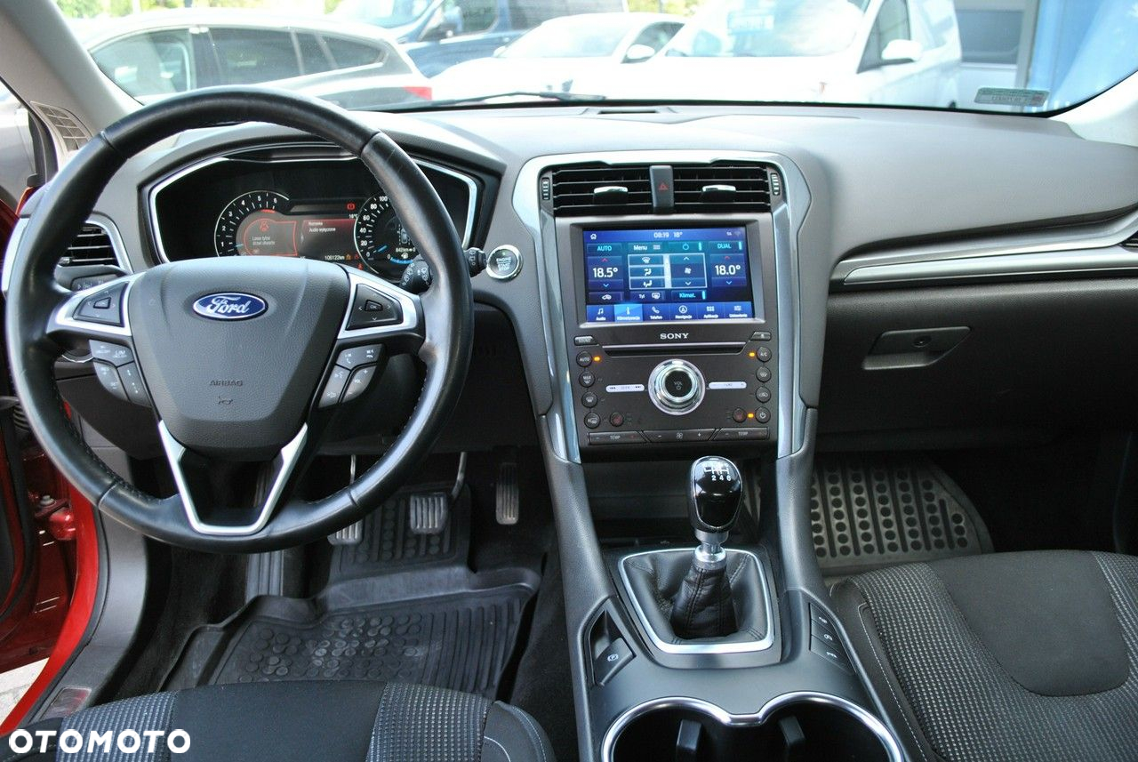 Ford Mondeo 2.0 EcoBlue Titanium - 24