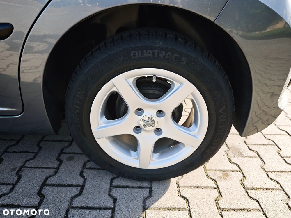 Peugeot 207 - 22