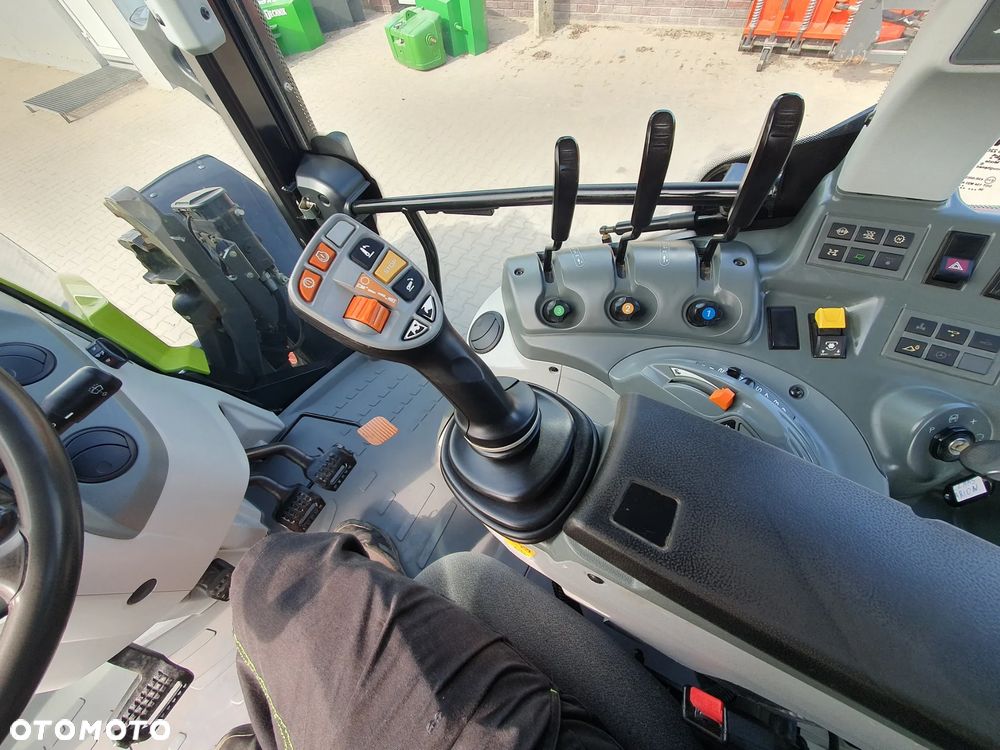 Claas Arion 410 CIS - 15