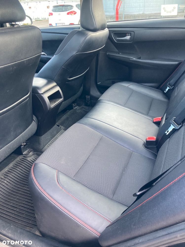 Toyota Camry - 11