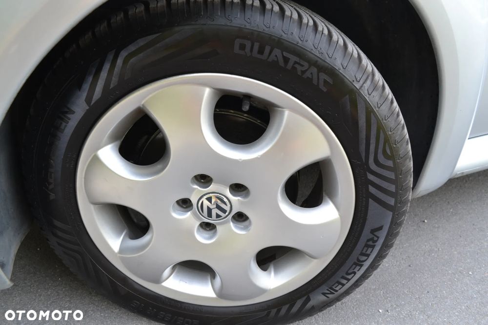 Volkswagen New Beetle - 29