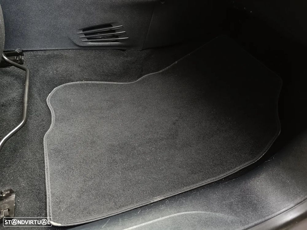 Peugeot 2008 1.2 PureTech Style - 24