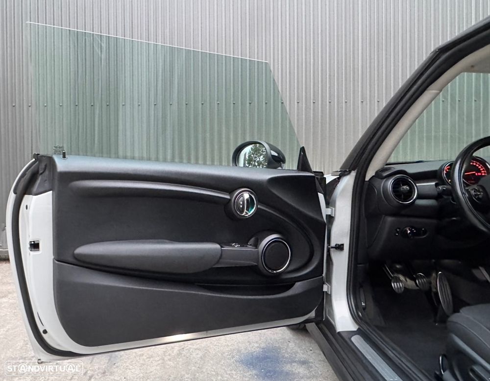 MINI 3 Portas Cooper D - 18