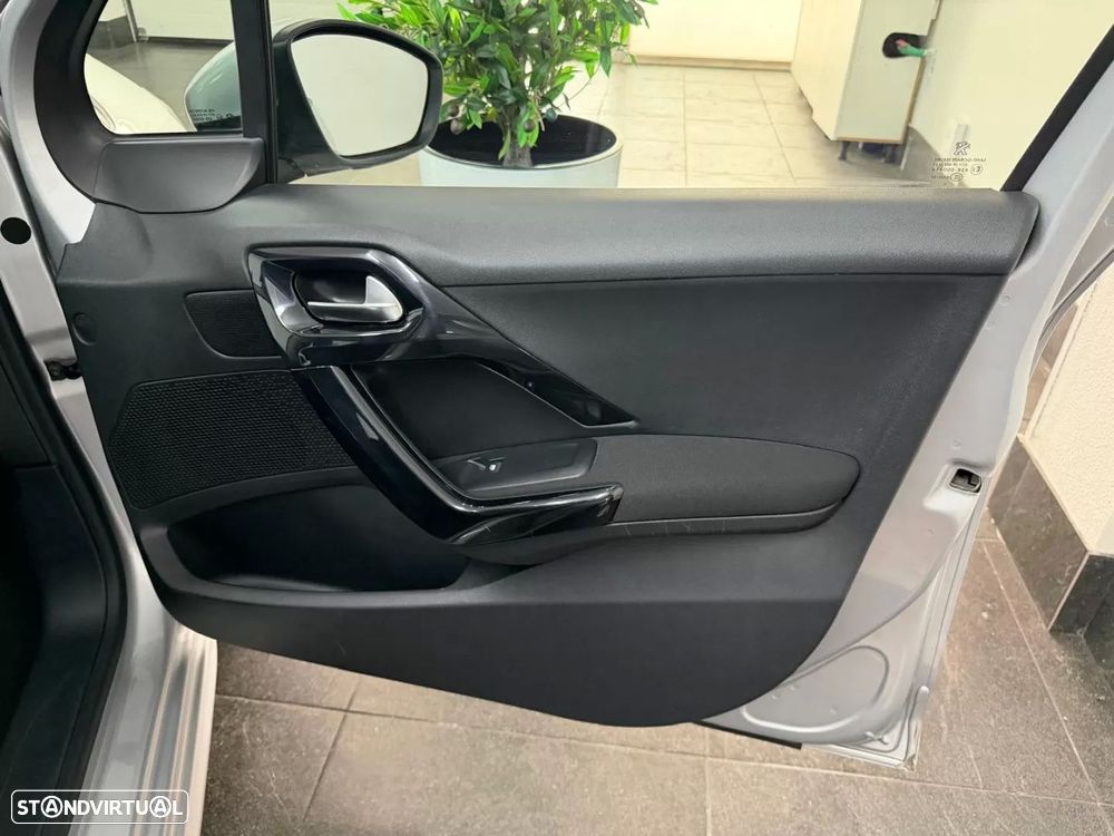 Peugeot 208 1.4 HDi Active - 19