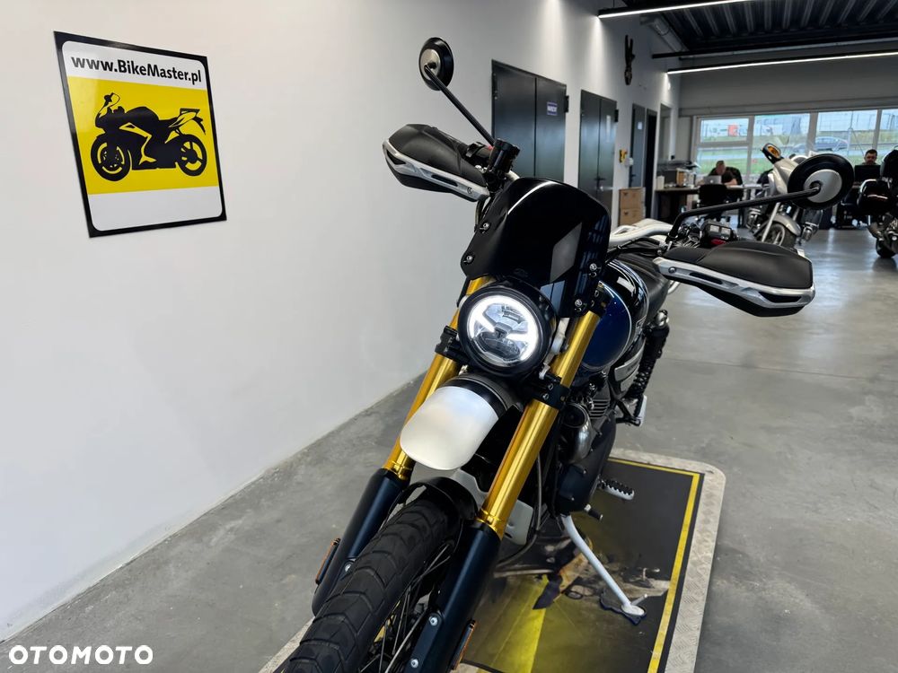 Triumph Scrambler - 32