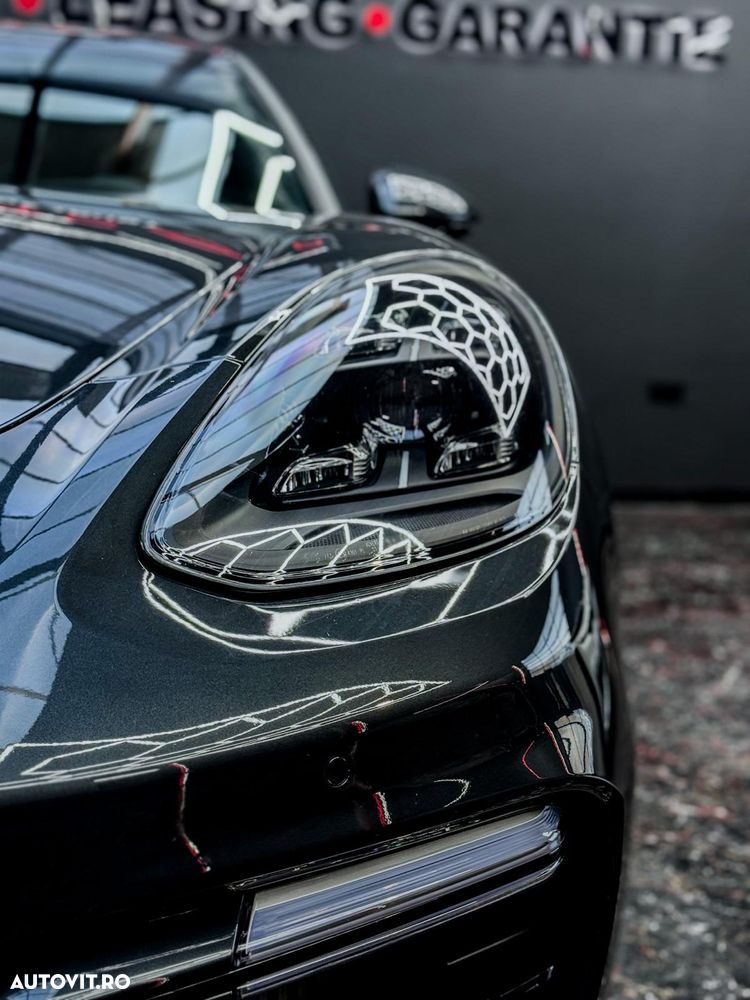 Porsche Panamera GTS - 12