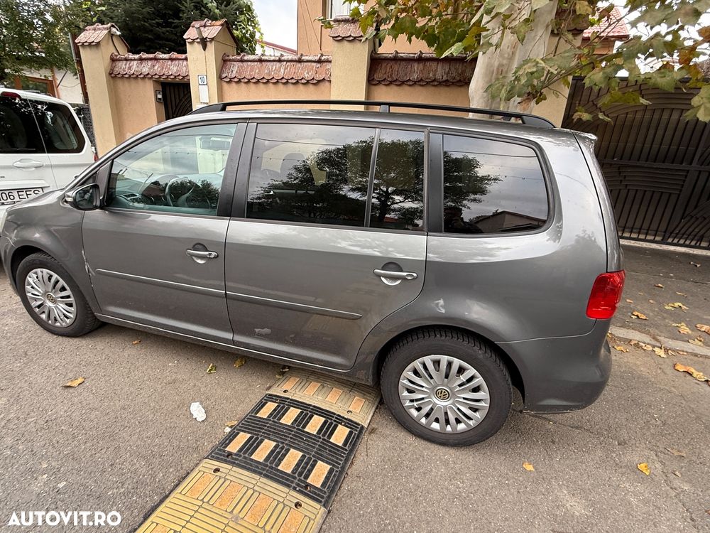 Volkswagen Touran - 16