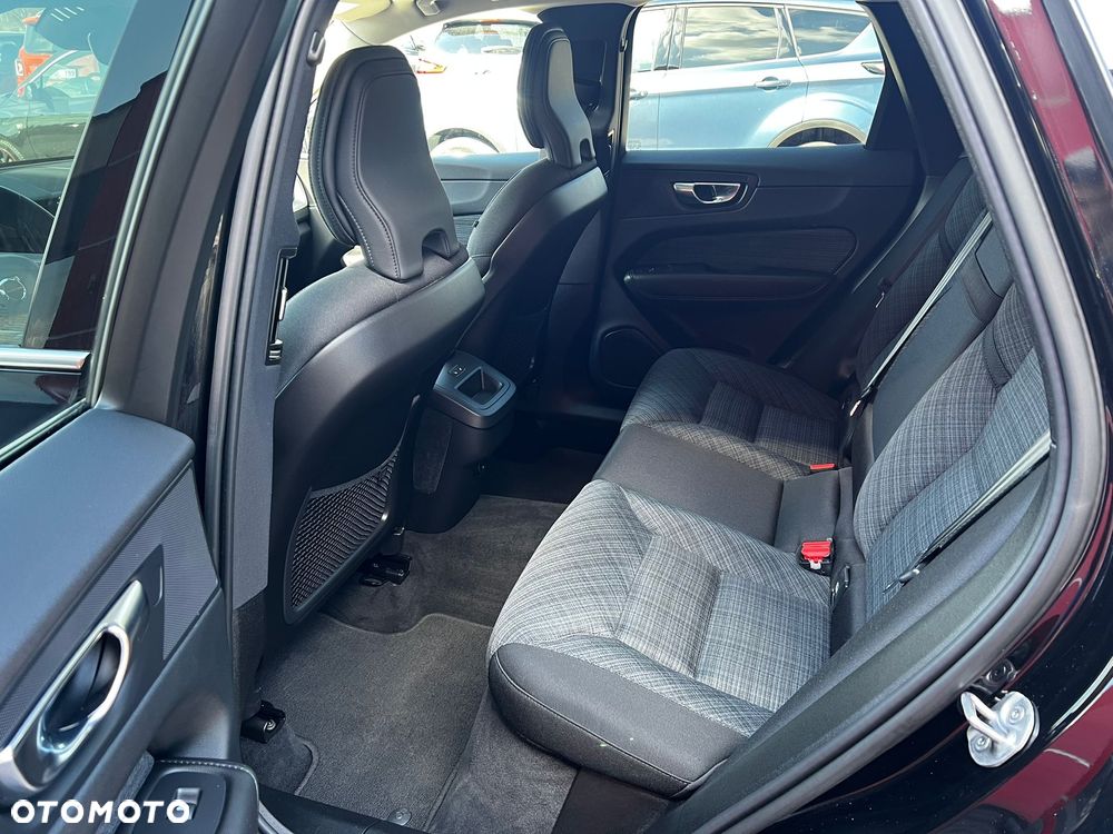 Volvo XC 60 B4 D Core - 24