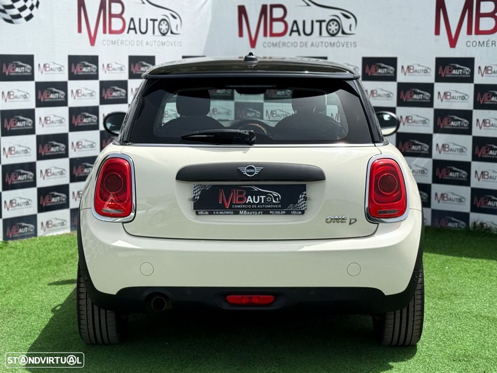 MINI 3 Portas One D - 7